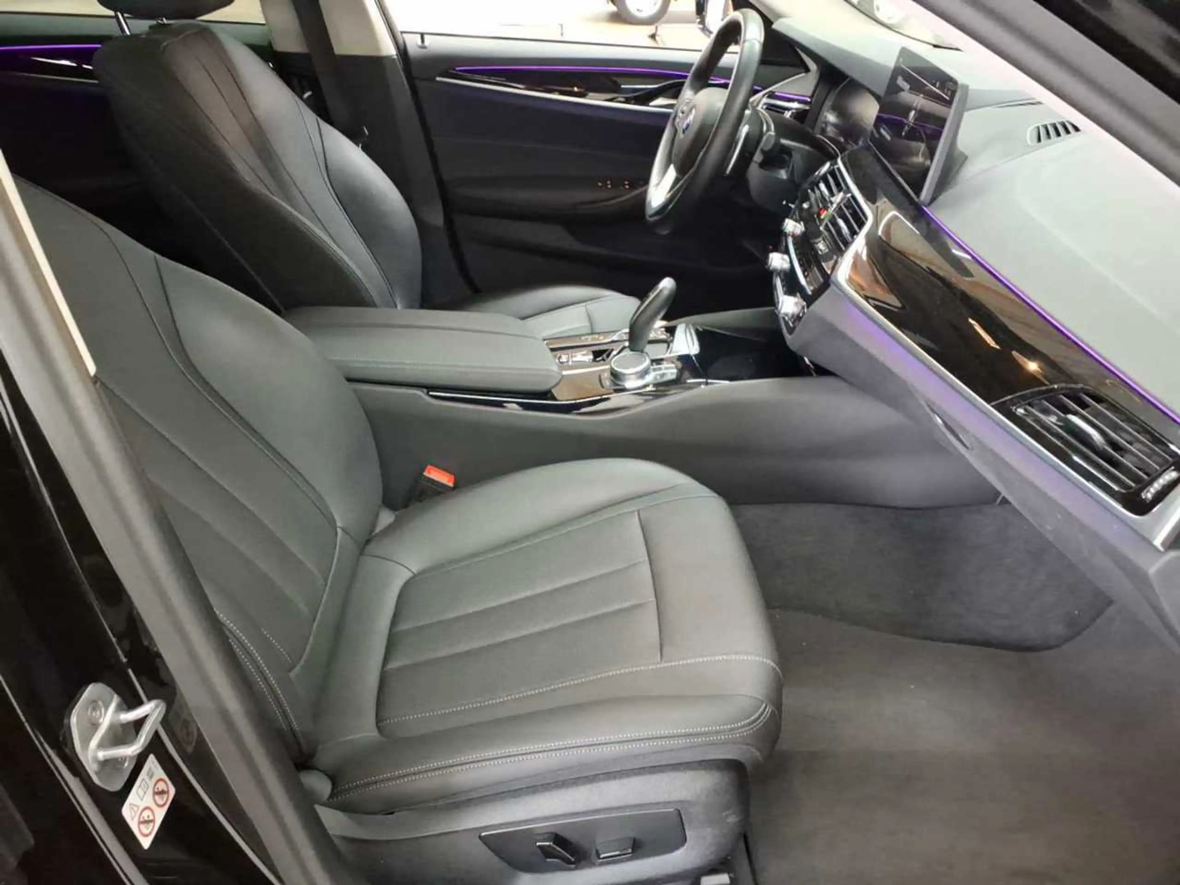 BMW 530 530e Touring Aut. Navi Pano AHK Leder — photo 8
