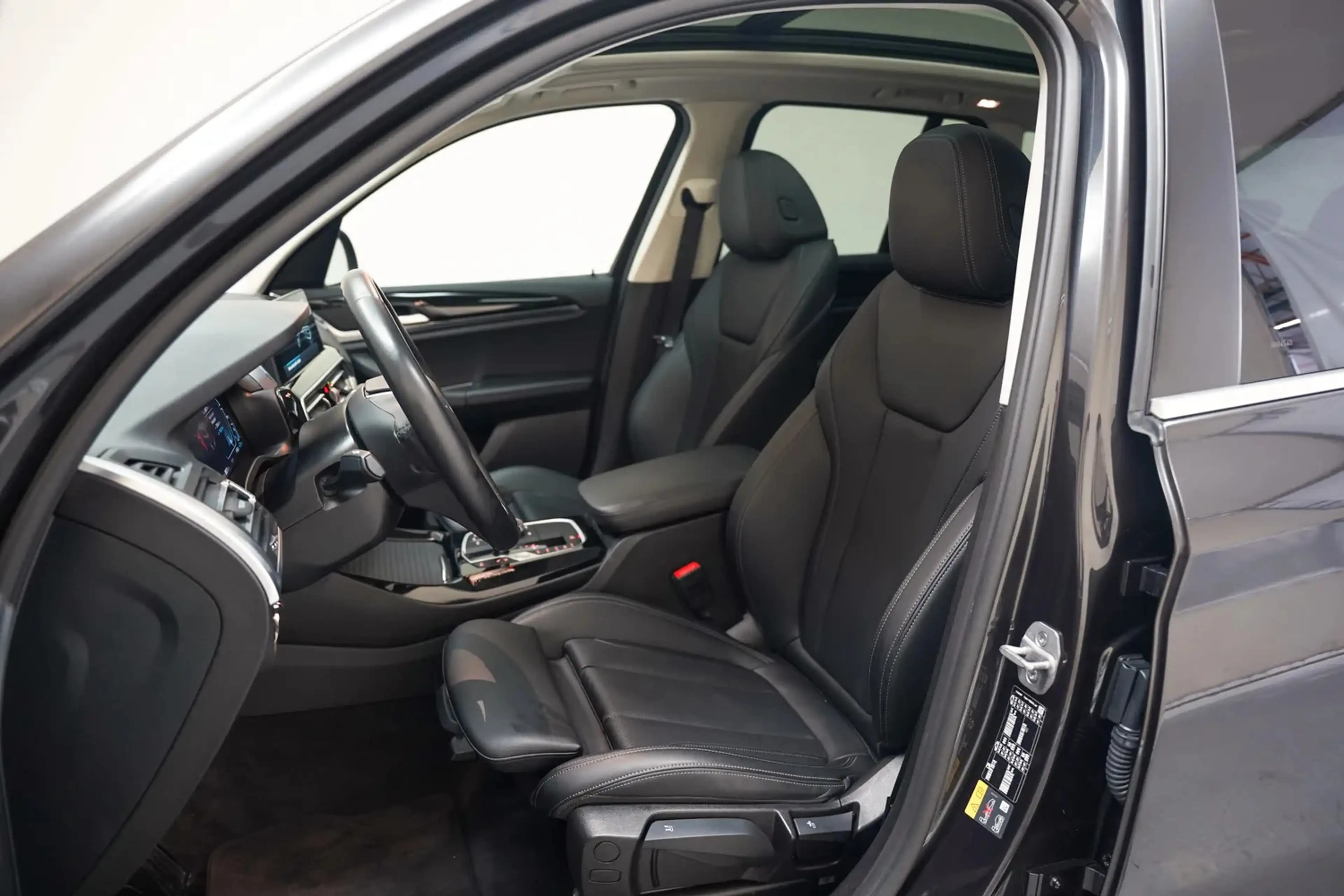 BMW X3 xDrive 30e Business Edition Facelift Aut. [ Panora — photo 10