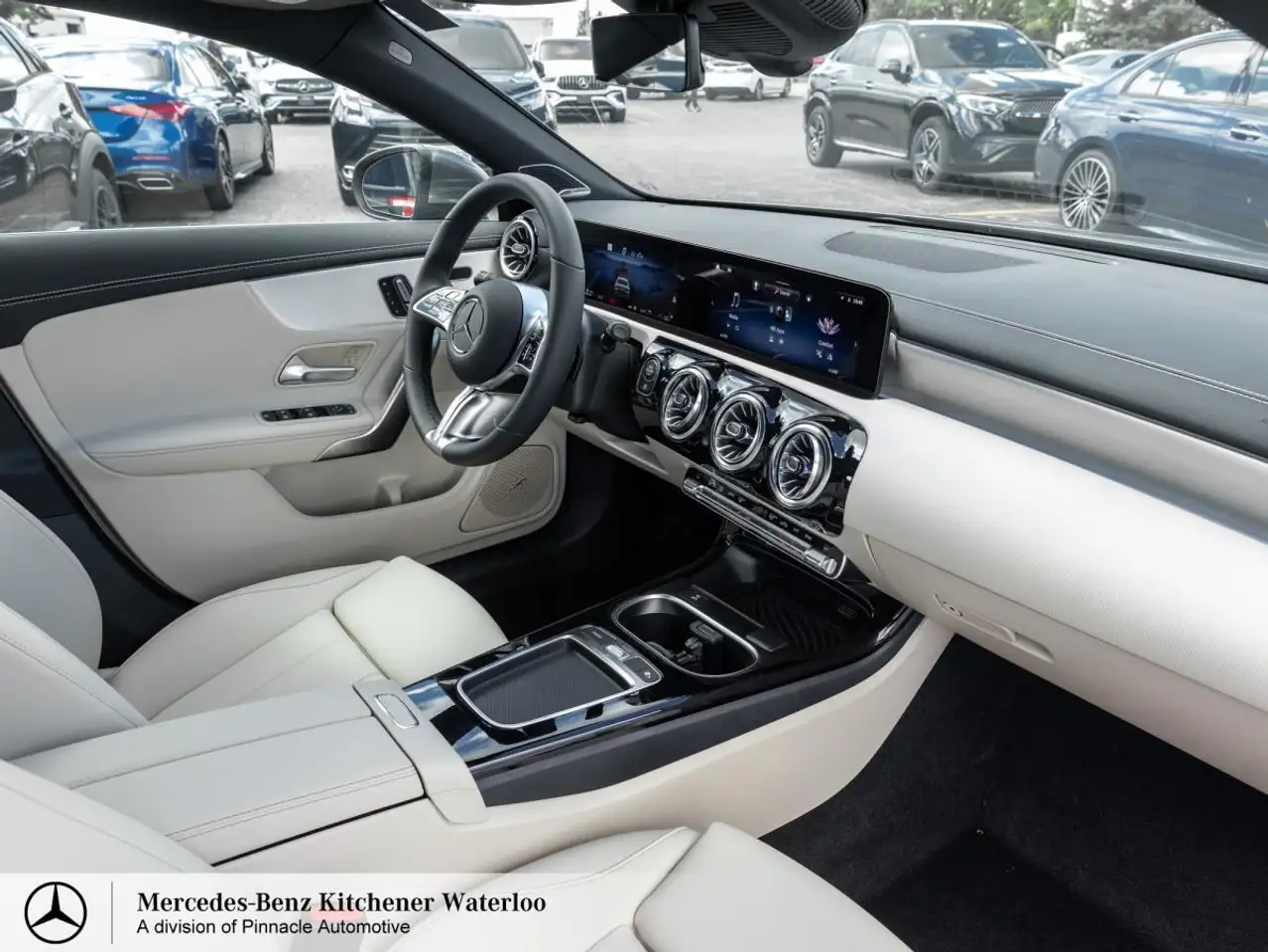 Mercedes-Benz CLA снимка Mercedes-Benz CLA