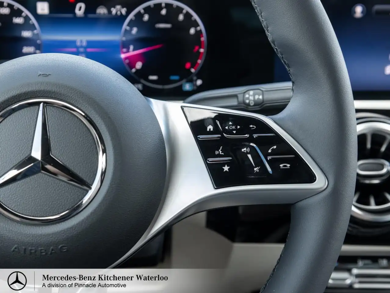Mercedes-Benz CLA снимка Mercedes-Benz CLA