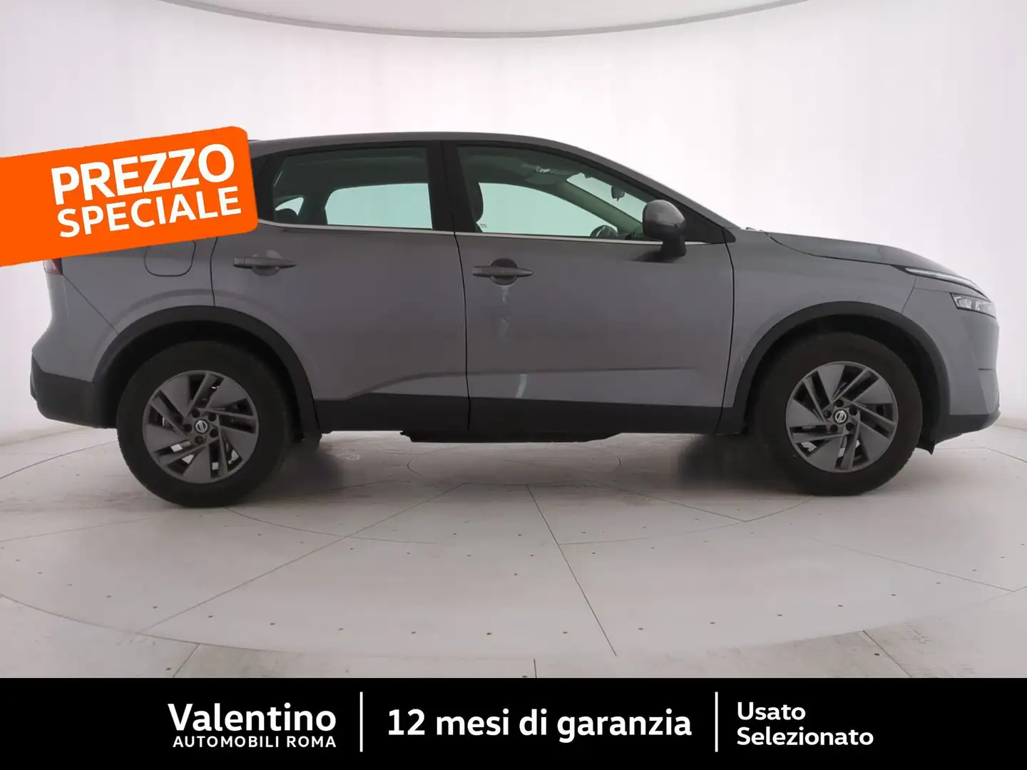 Nissan Qashqai MHEV 140 CV Business Šedá - 2
