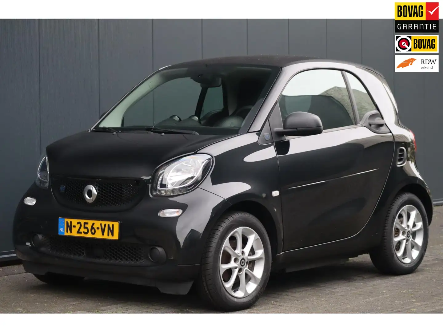 smart forTwo EQ Comfort PLUS 18 kWh | Stoelverwarming | Bluetoo Noir - 1