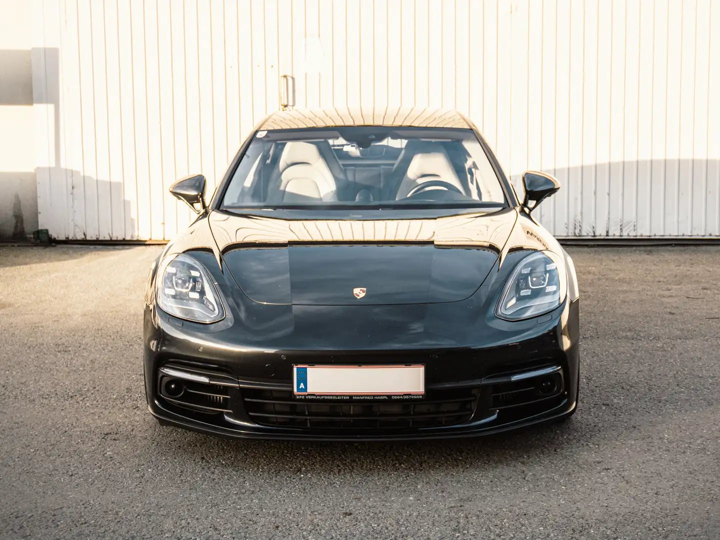 Porsche Panamera 4 E-Hybrid Grau - 2
