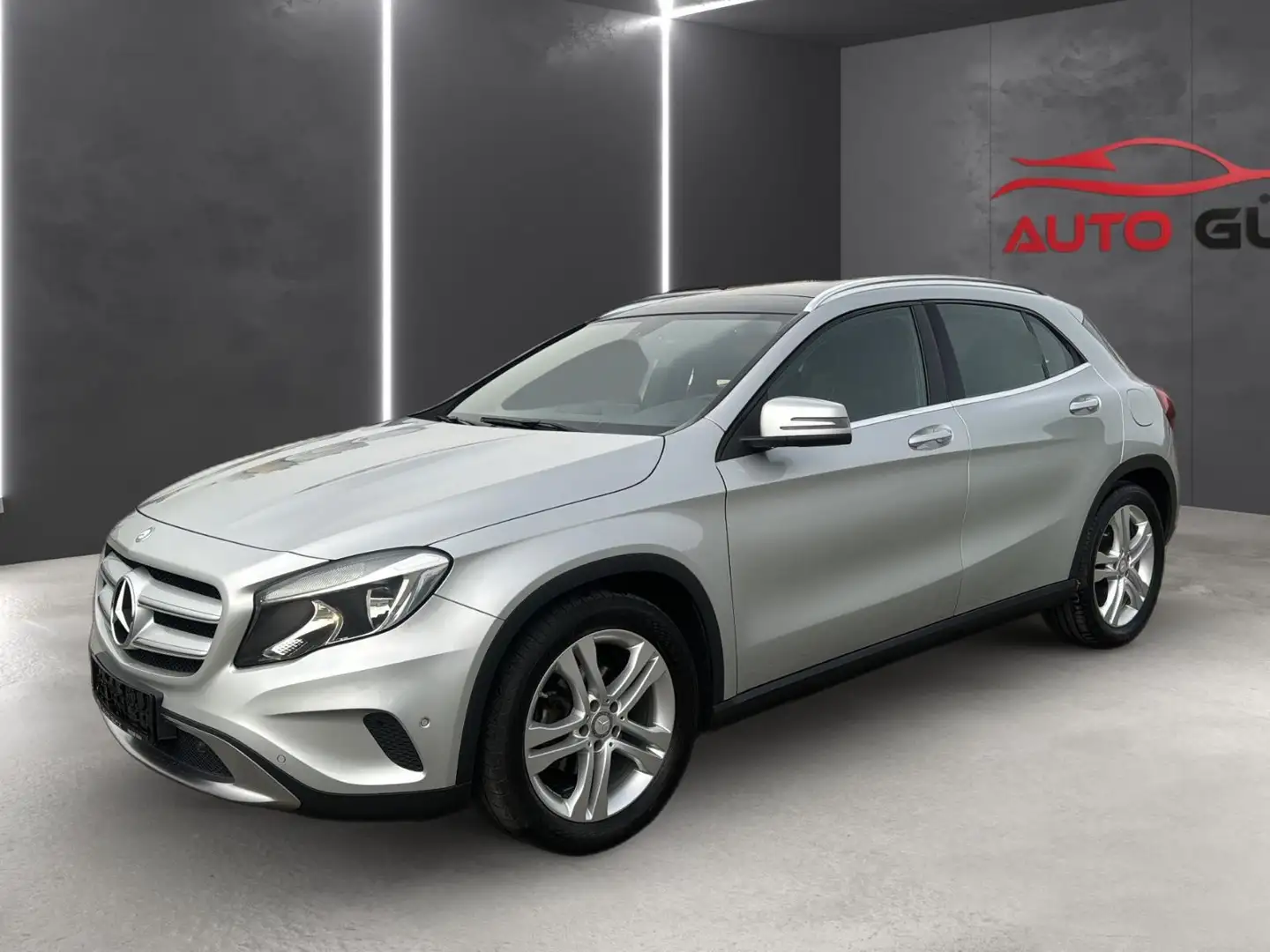 Mercedes-Benz GLA 200 CDI Edition 1 Aut. *Pano-Leder-Eu6* Silber - 2