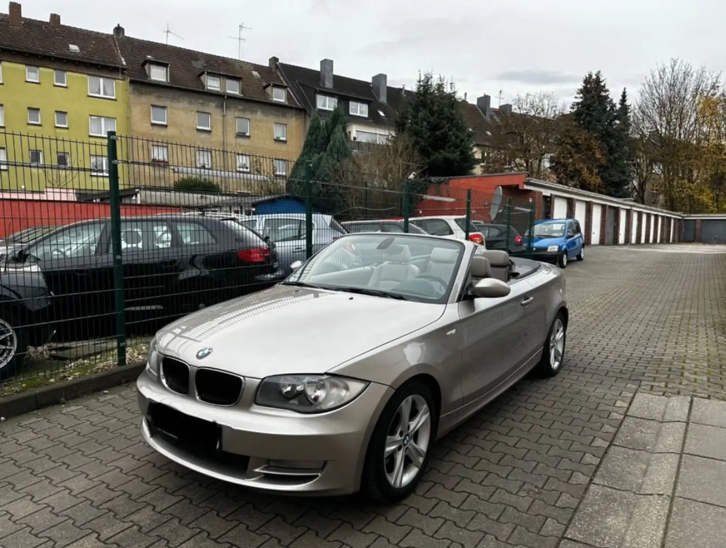 BMW 120 Baureihe 1 Cabrio 120i TÜV NEU*1.HAND*TOP Stříbrná - 1