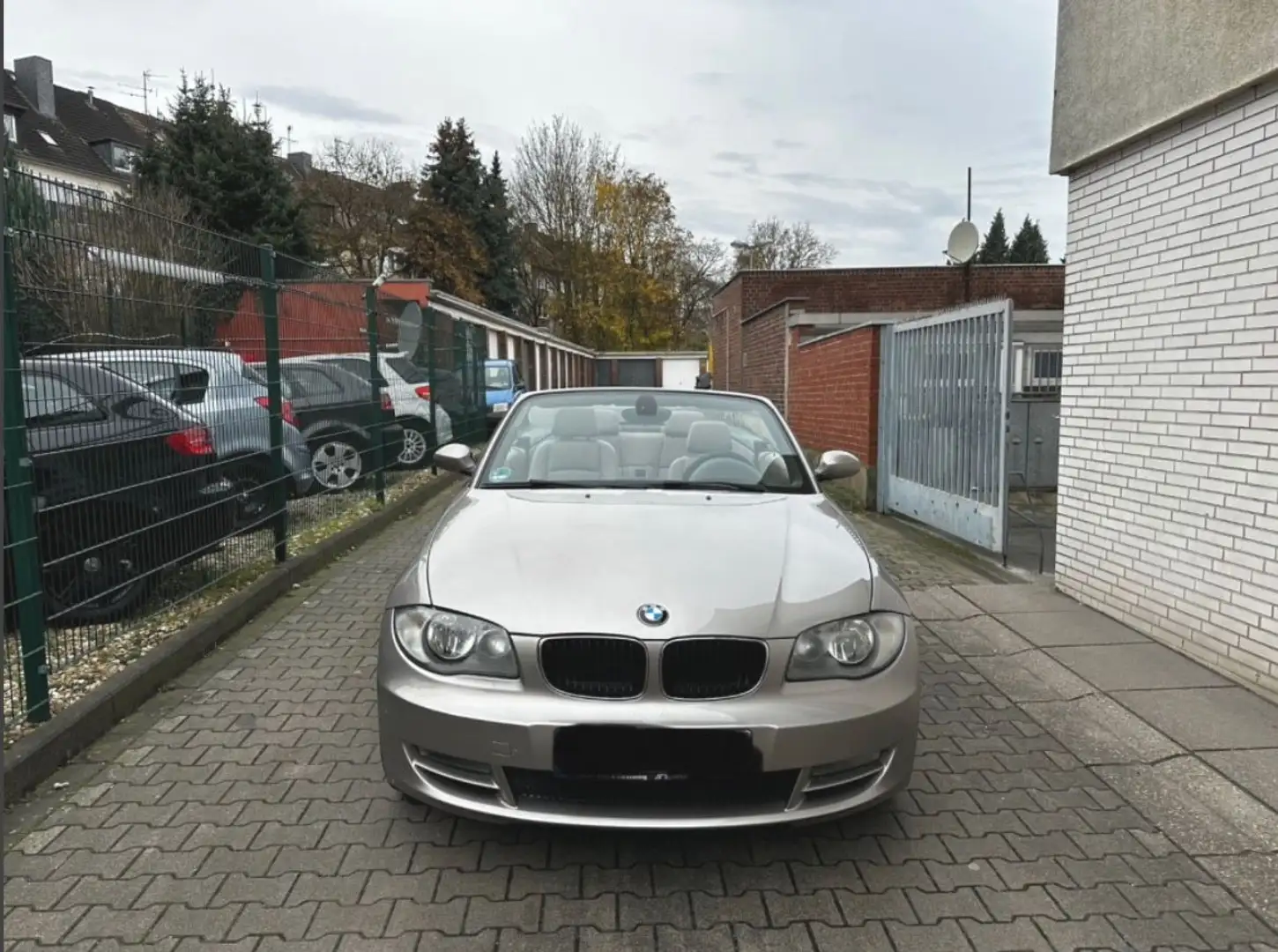 BMW 120 Baureihe 1 Cabrio 120i TÜV NEU*1.HAND*TOP Stříbrná - 2