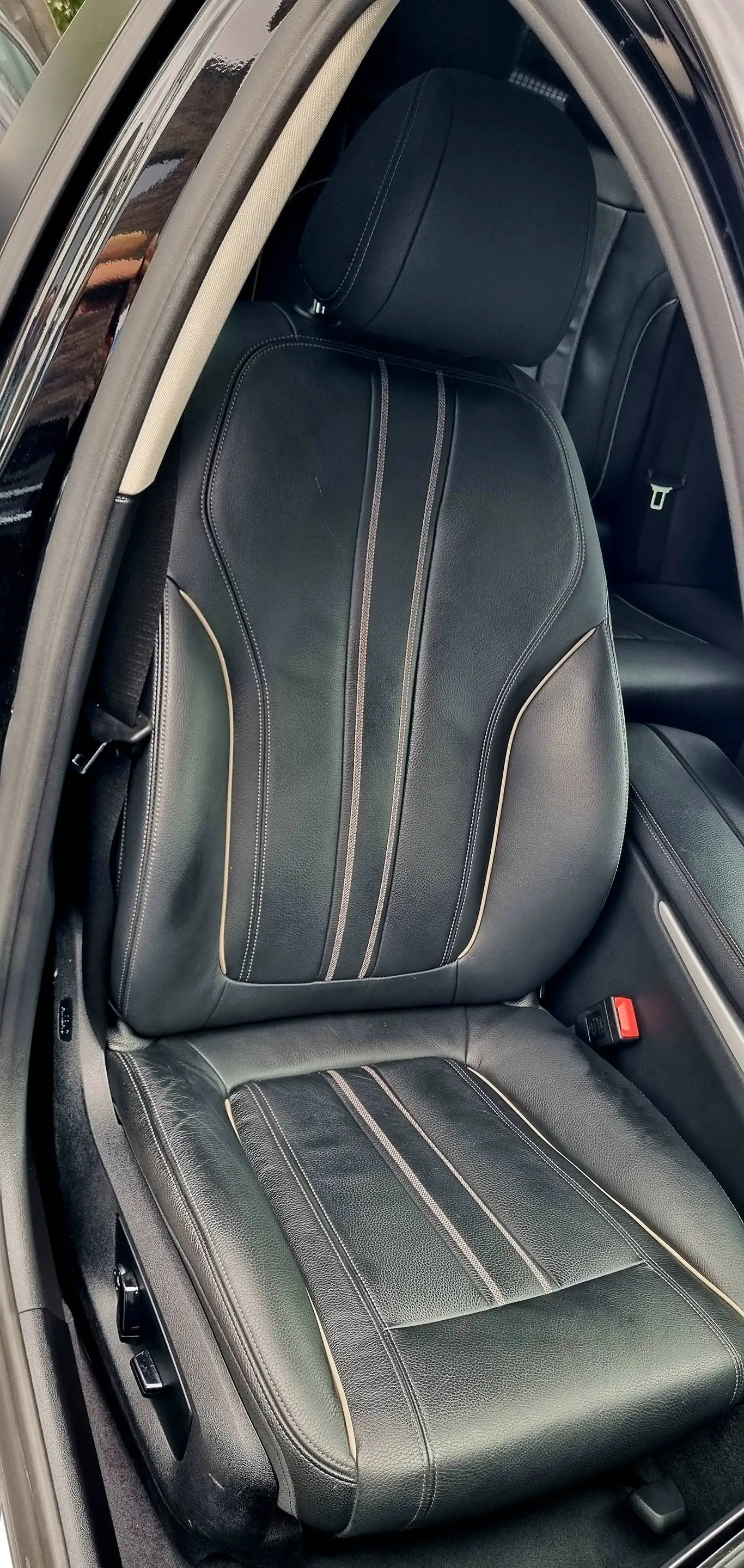 BMW 518 Touring 518 dA MHEV — photo 14