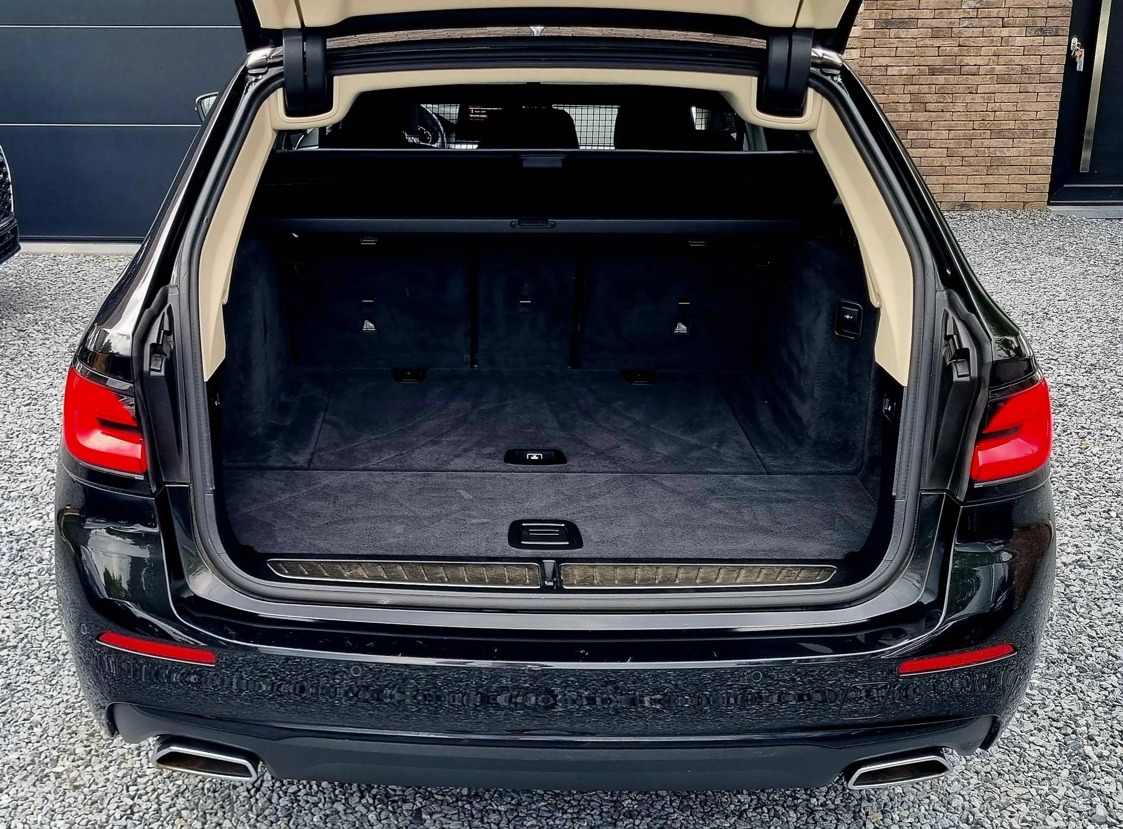BMW 518 Touring 518 dA MHEV — photo 12