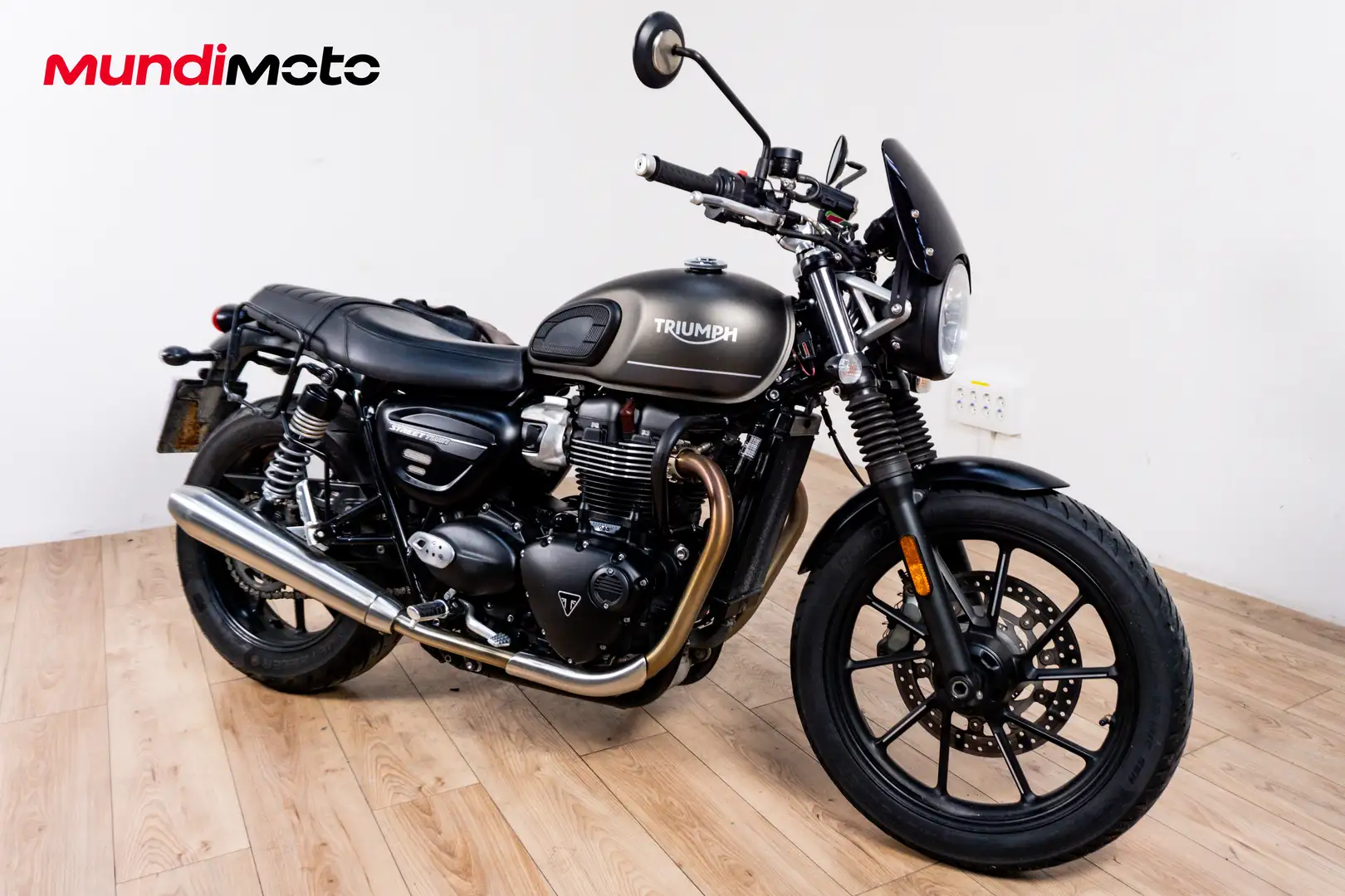 Triumph Street Twin - 2