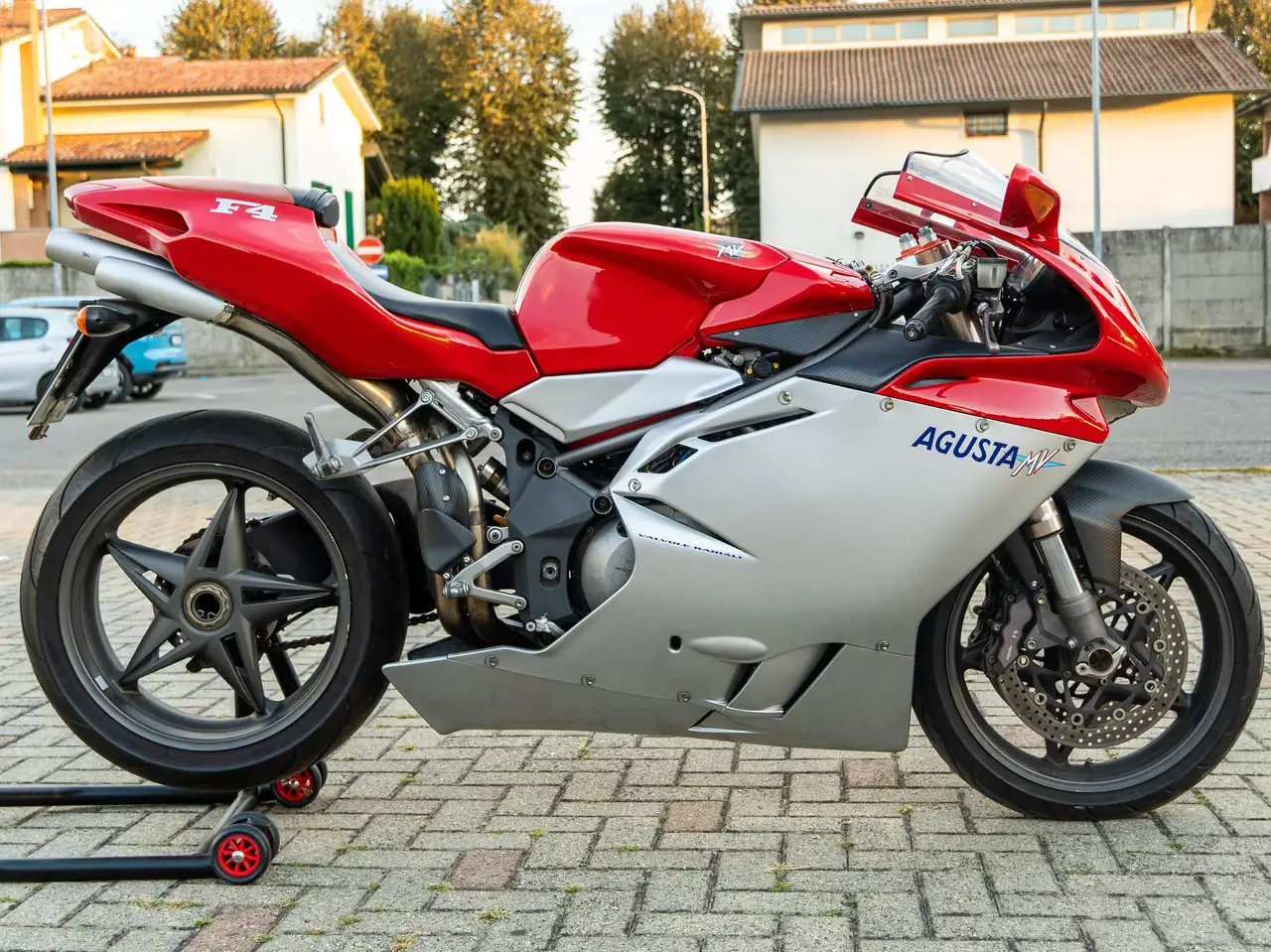 MV Agusta F4 750