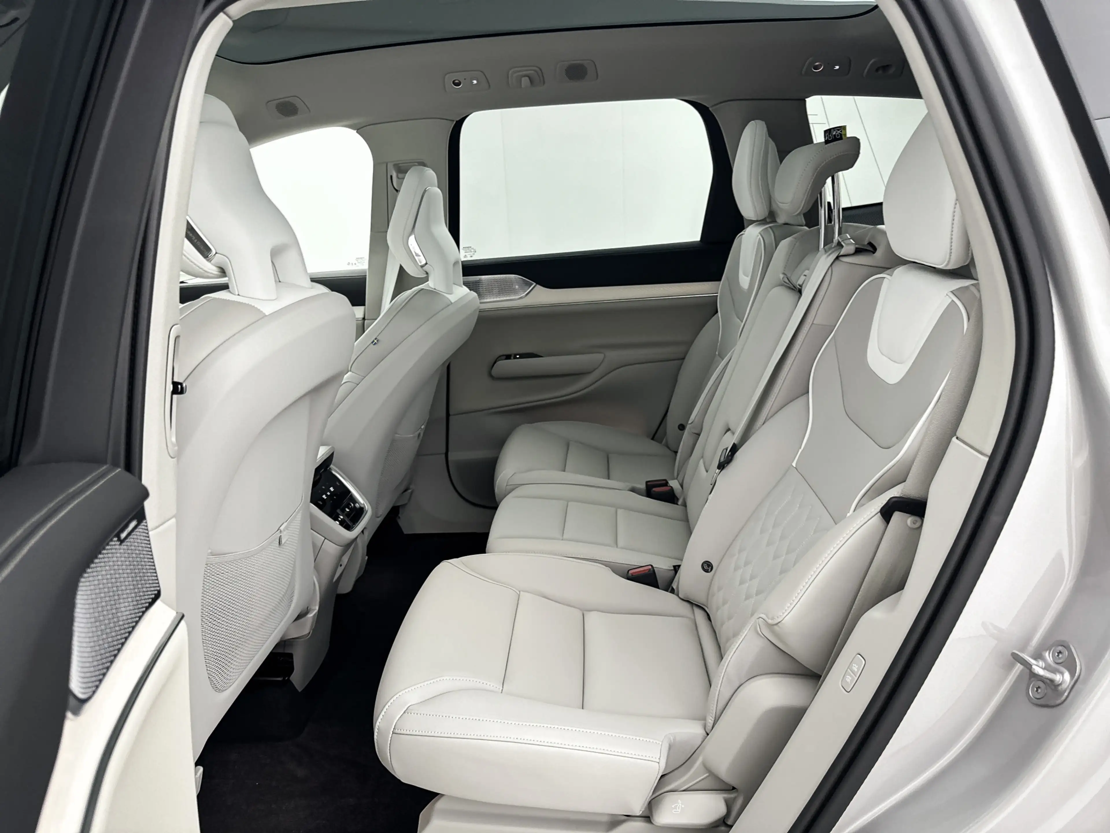 Volvo EX90 Twin Motor Performance Ultra 111kWh | 21" | Luchtv — photo 12