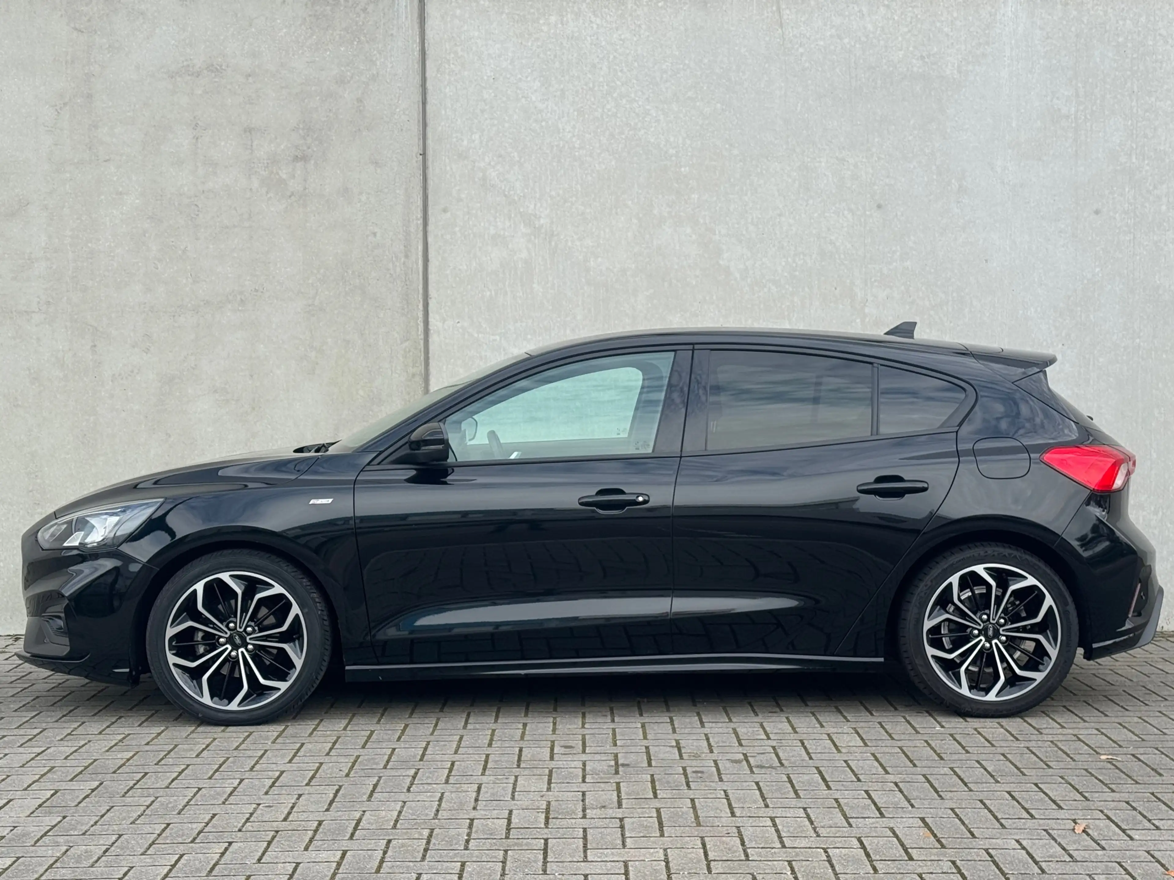 Ford Focus 1.0 EcoBoost ST Line Business NAV CRUISE 18 INCH C — photo 4