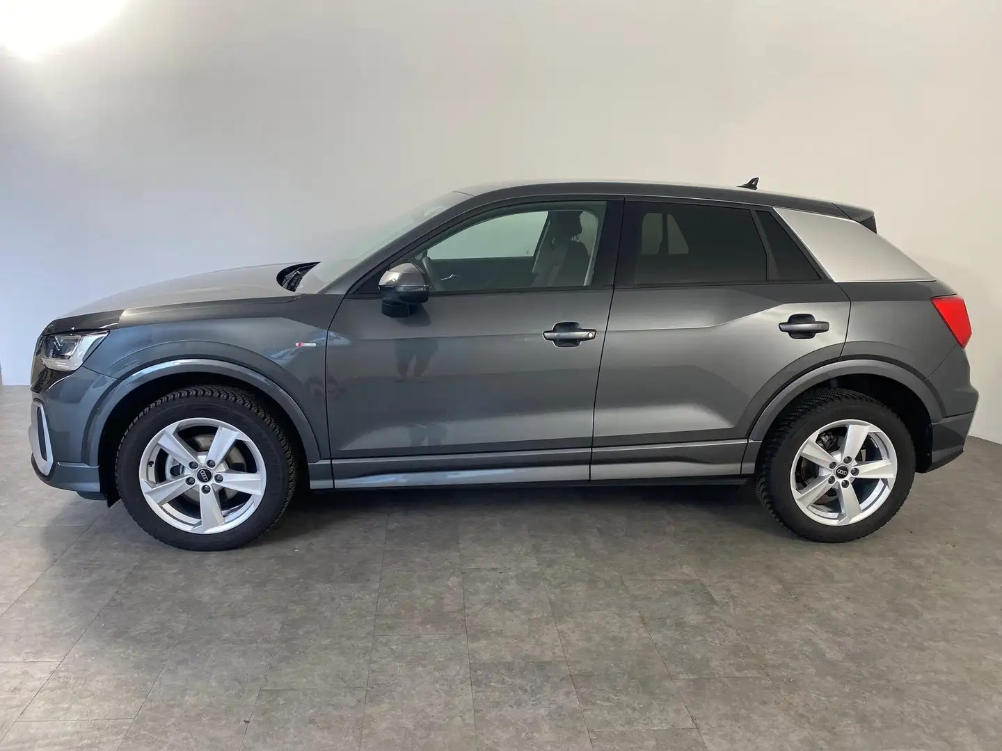 Audi Q2 30 1.0 TFSI S Line OPF LED*NAVI 85 kW (116 PS),... Grau - 2