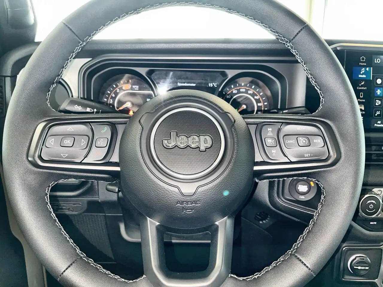 Jeep Wrangler снимка Jeep Wrangler