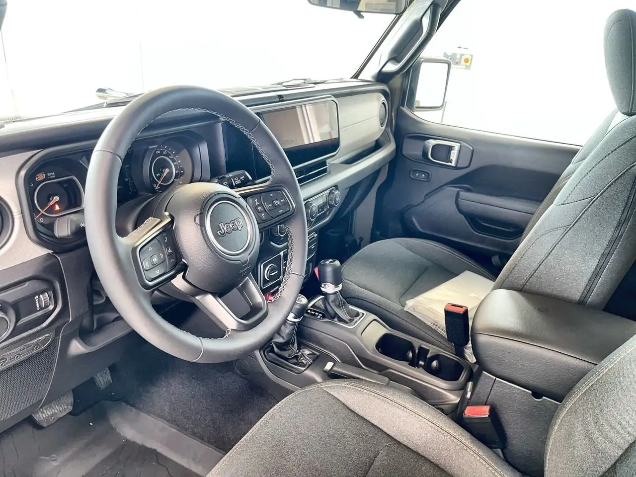 Jeep Wrangler снимка Jeep Wrangler