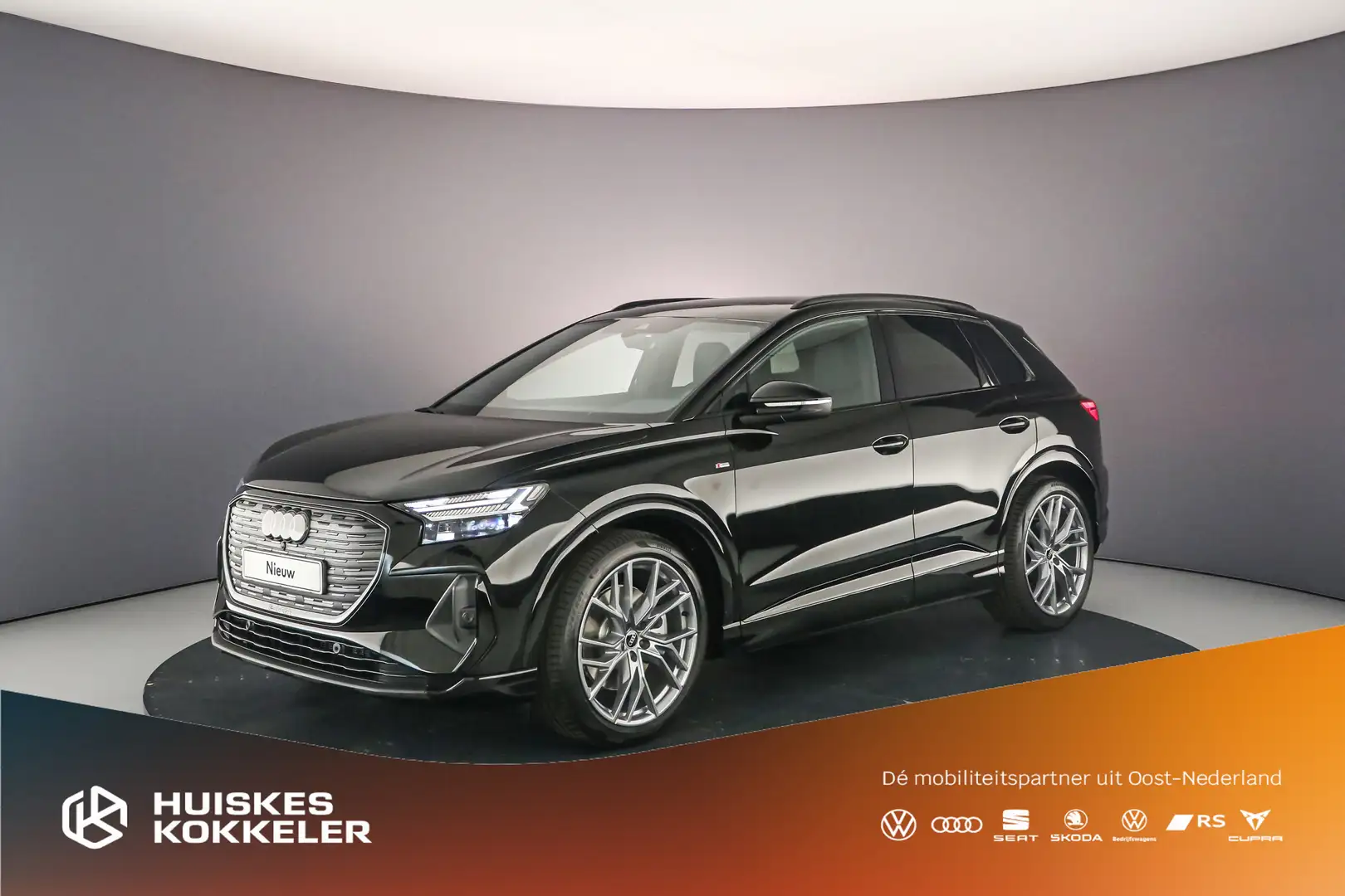 Audi Q4 e-tron 45 e-tron 286pk S edition Zwart - 1