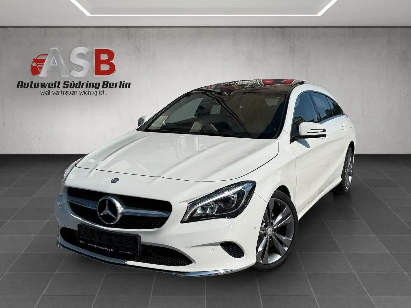 Mercedes-Benz CLA 200 Shooting Brake Urban*Pano*Navi*Leder*LED Wit - 1