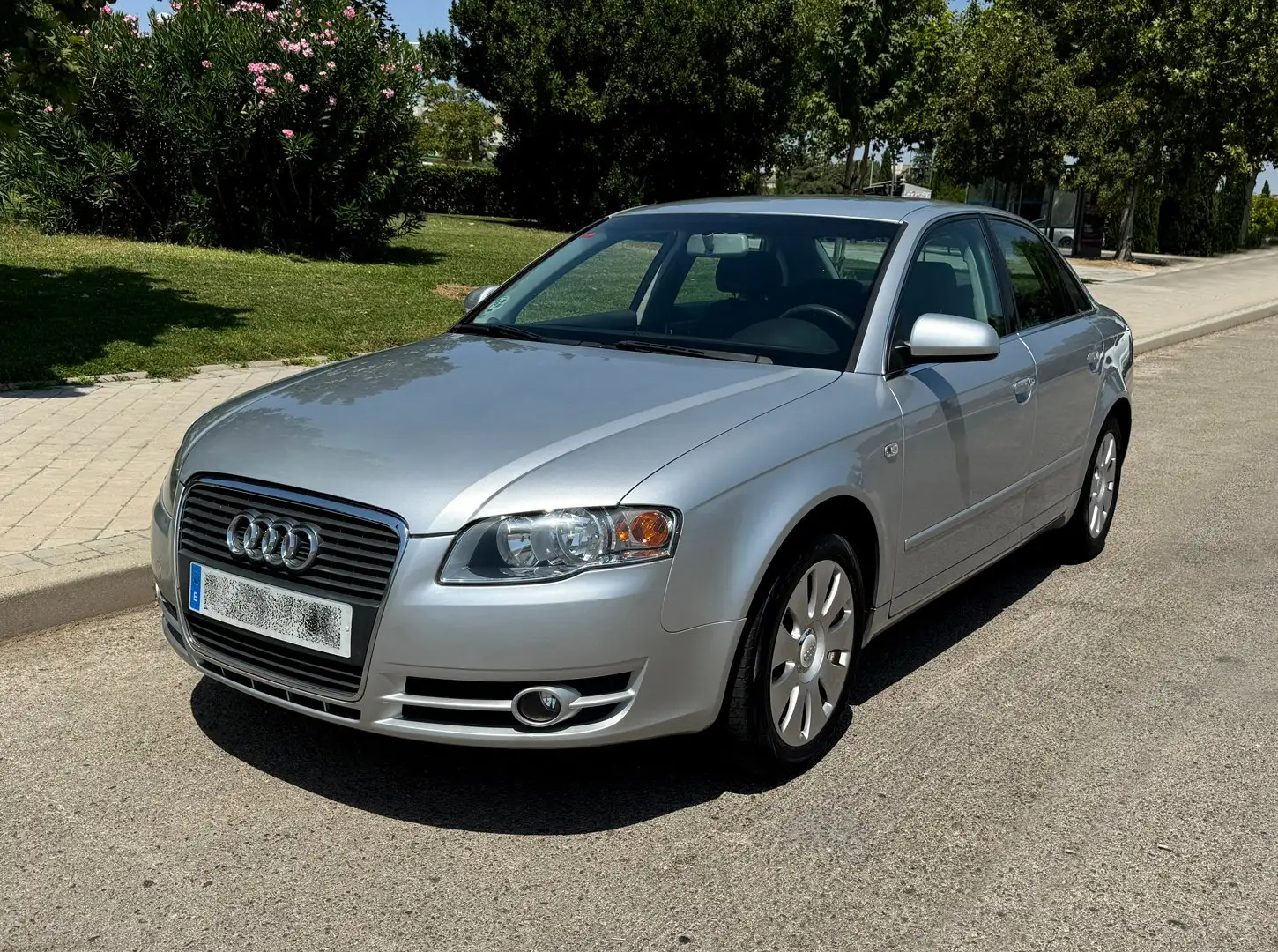 Audi A4 A4 2.0 Plateado - 1