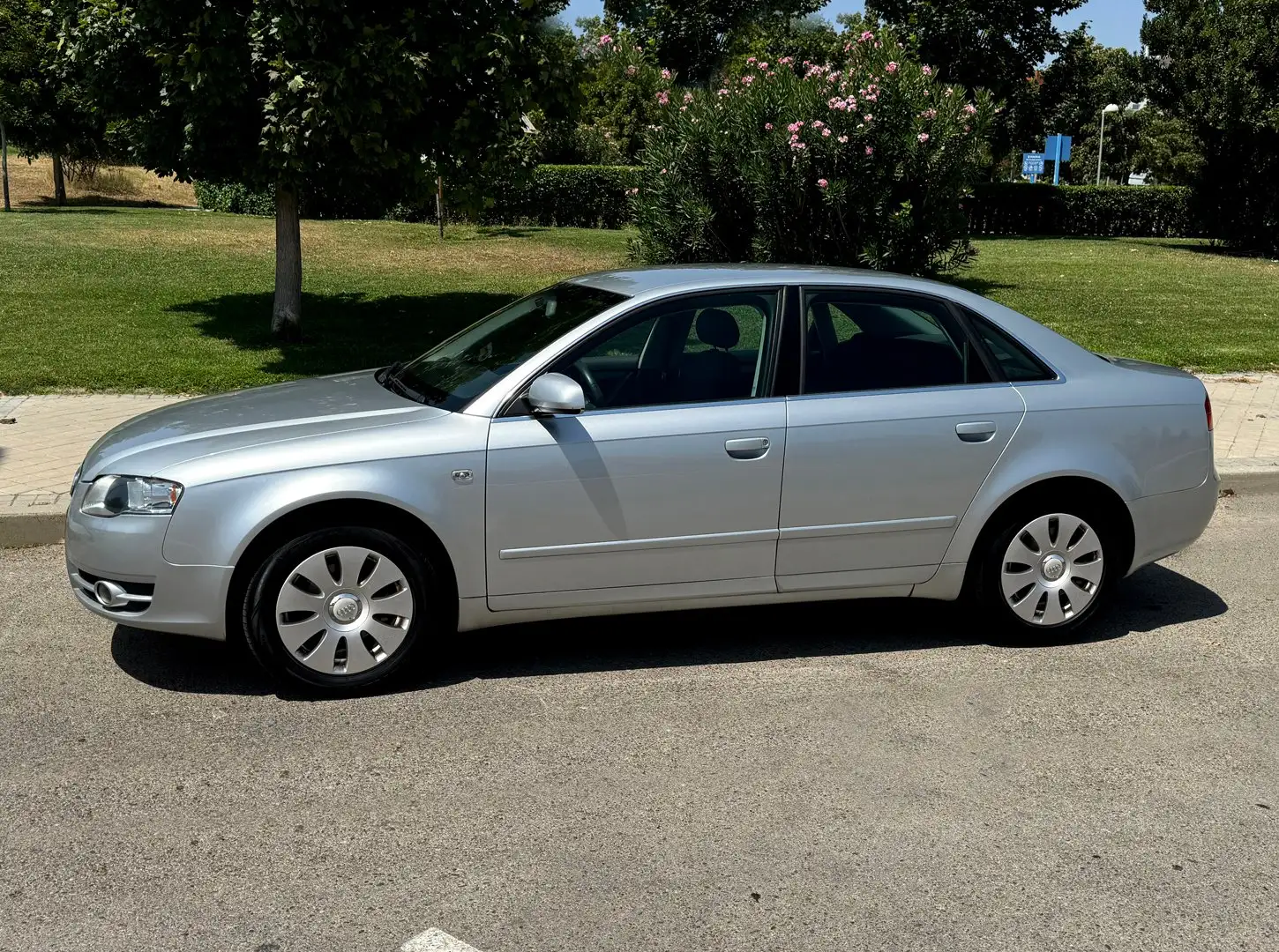 Audi A4 A4 2.0 Plateado - 2