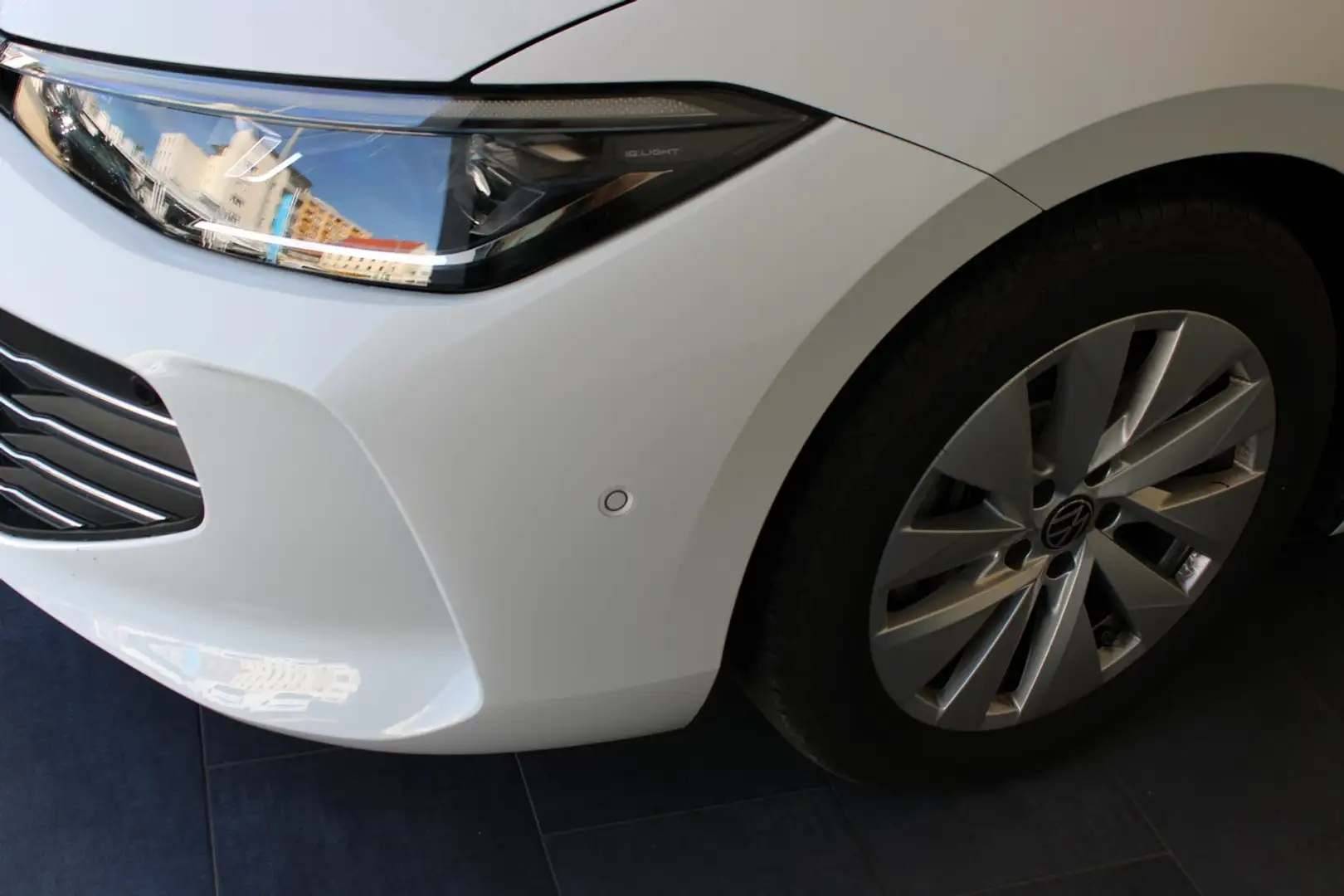 Volkswagen Passat Variant Business eHybrid 150kW Weiß - 2