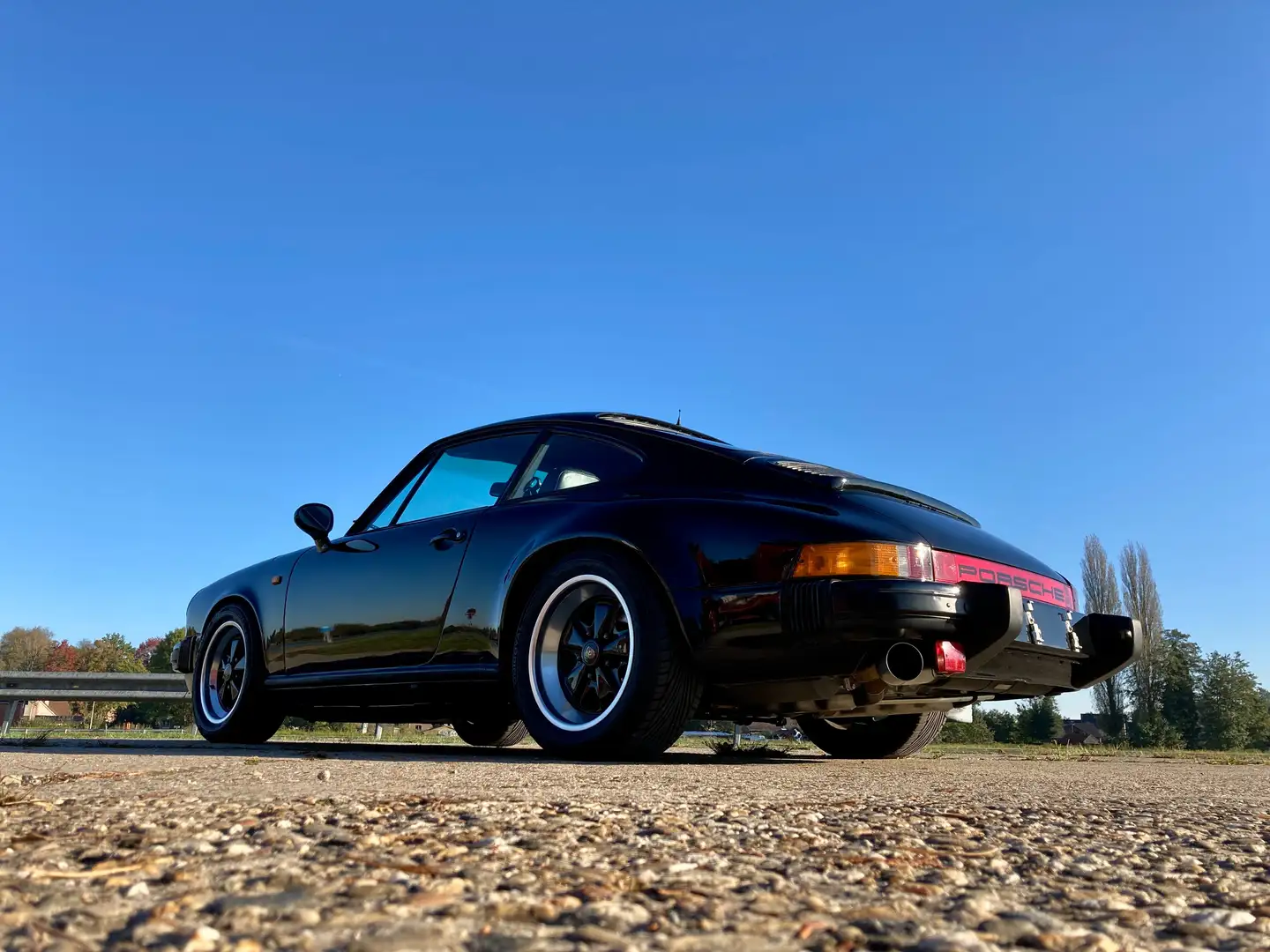 Porsche 911 3.0 SC Schwarz - 2