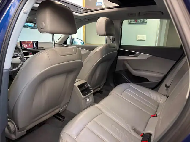 Audi A4 view 7