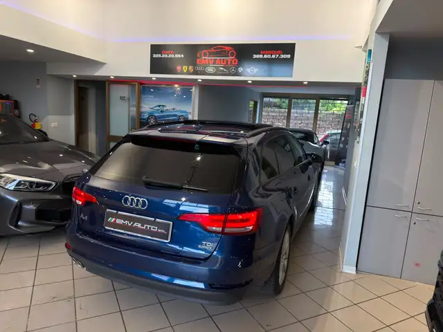 Audi A4 view 14