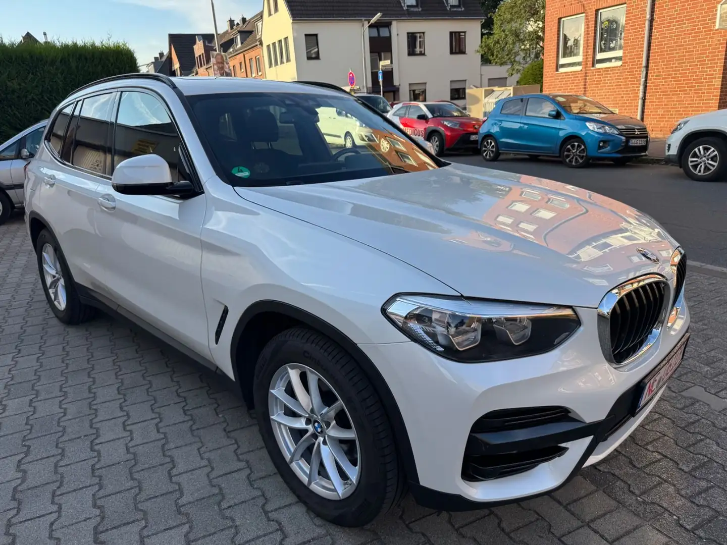 BMW X3 xDrive 20 d-PANO-HUD-LED-ACC-W-LAN-NAVI-SHZ Weiß - 2