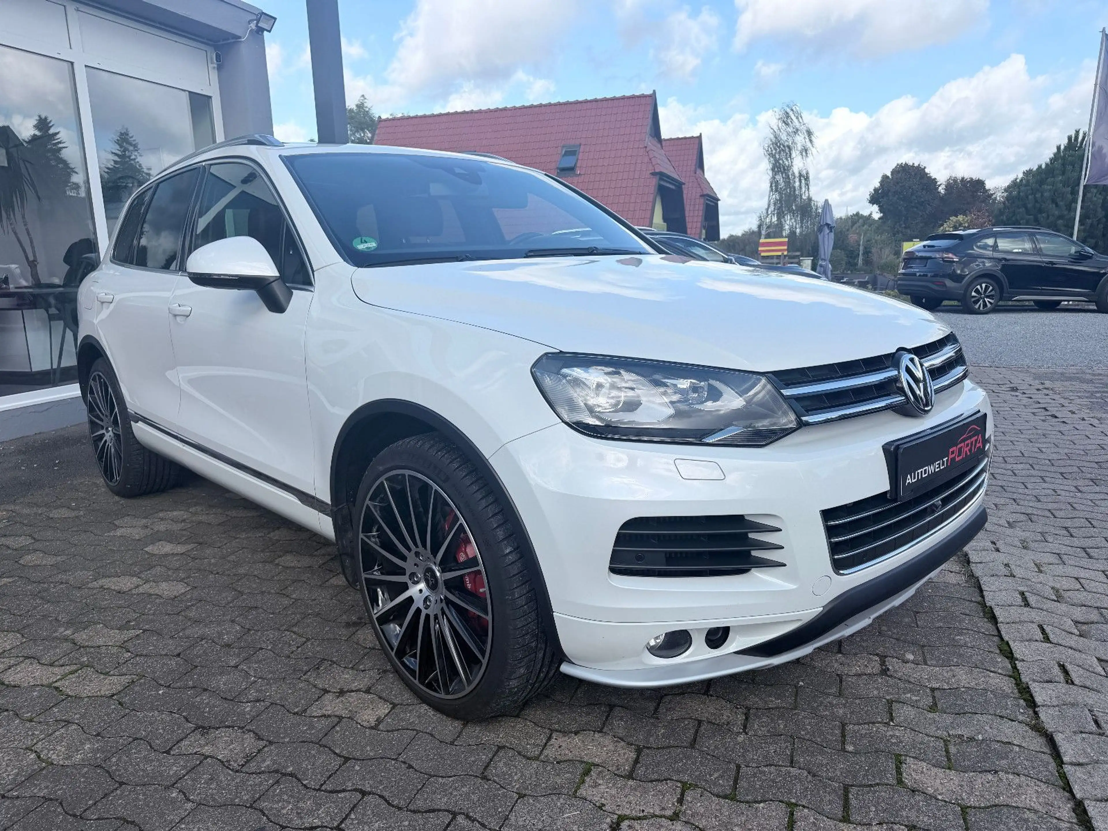 Volkswagen Touareg 4.2 V8 TDI Excl./360/PANO/"22"/AHK — photo 3