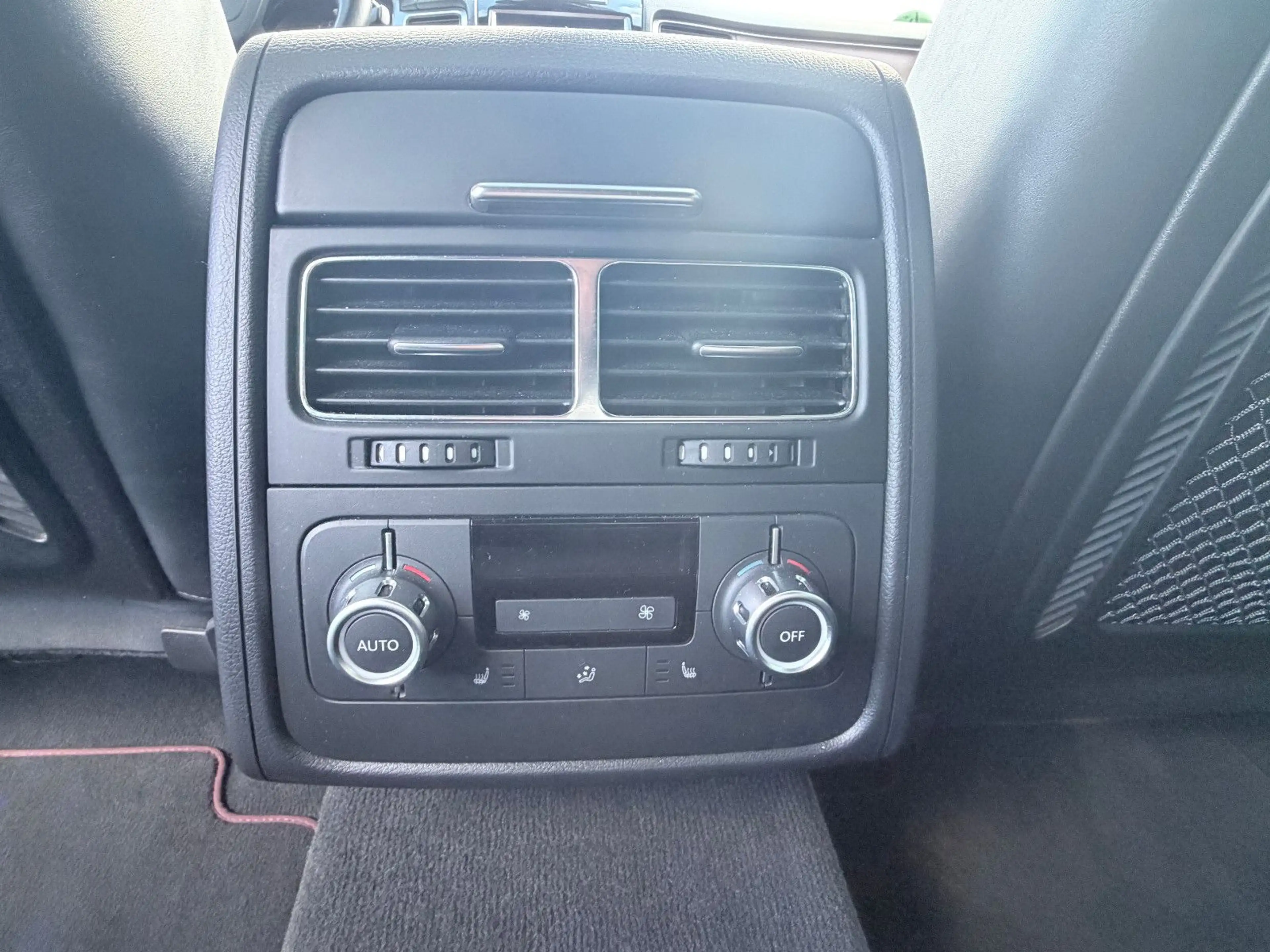 Volkswagen Touareg 4.2 V8 TDI Excl./360/PANO/"22"/AHK — photo 13