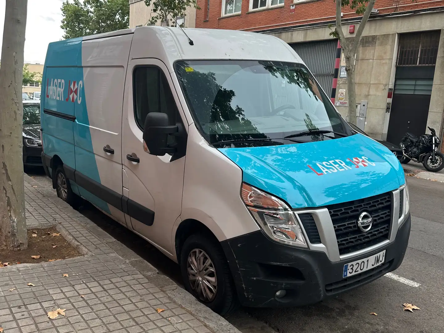 Nissan NV400 Combi 6 2.3dCi 135 L1H1 3T FWD Comfort Comfort bijela - 1