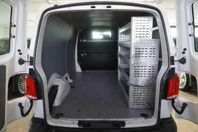 Volkswagen Transporter view 10