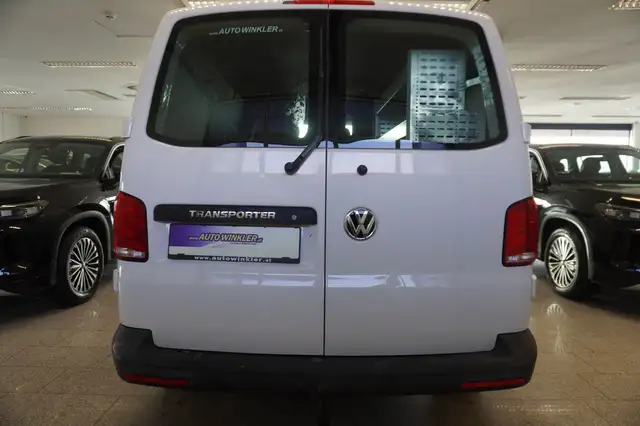Volkswagen Transporter view 6