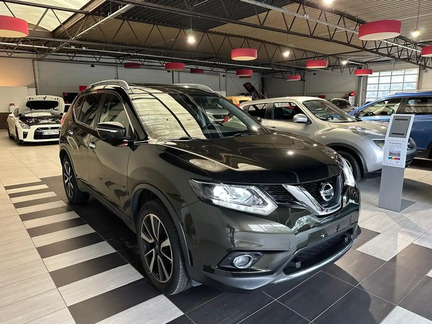 Nissan X-Trail 1.6DCI TEKNA/FULL OPTION Groen - 2