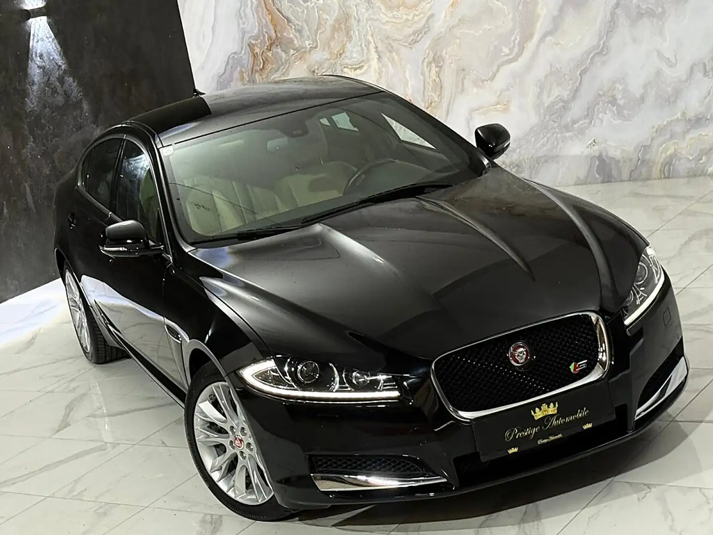 Jaguar XF 3,0 Diesel S Luxury * 1.BESITZ * PERFEKTER ZUST... Schwarz - 2