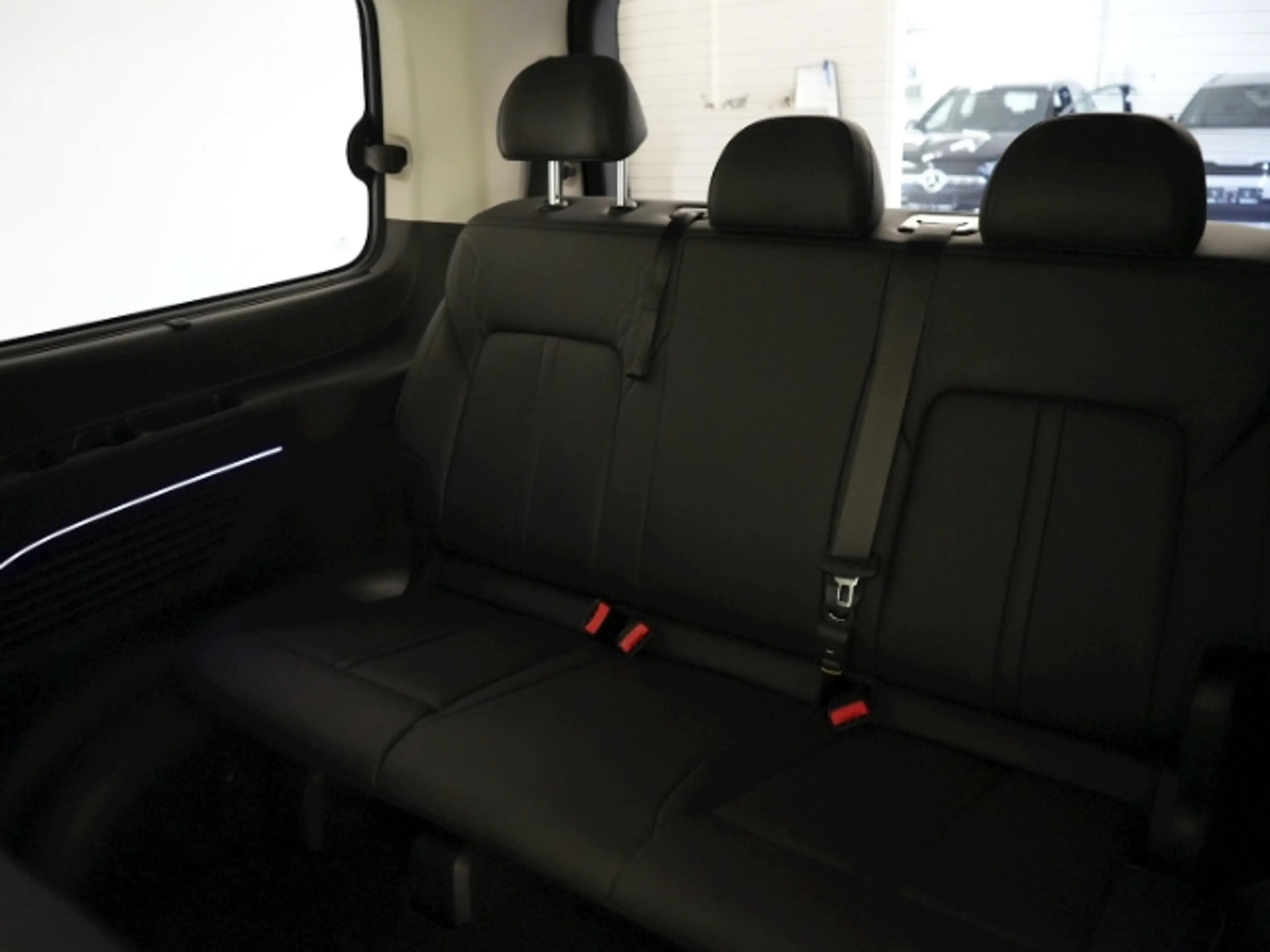 Hyundai STARIA HEV SIGNATURE AT 7-SITZER+VOLL LED+NAVI+360 GRAD K — photo 13