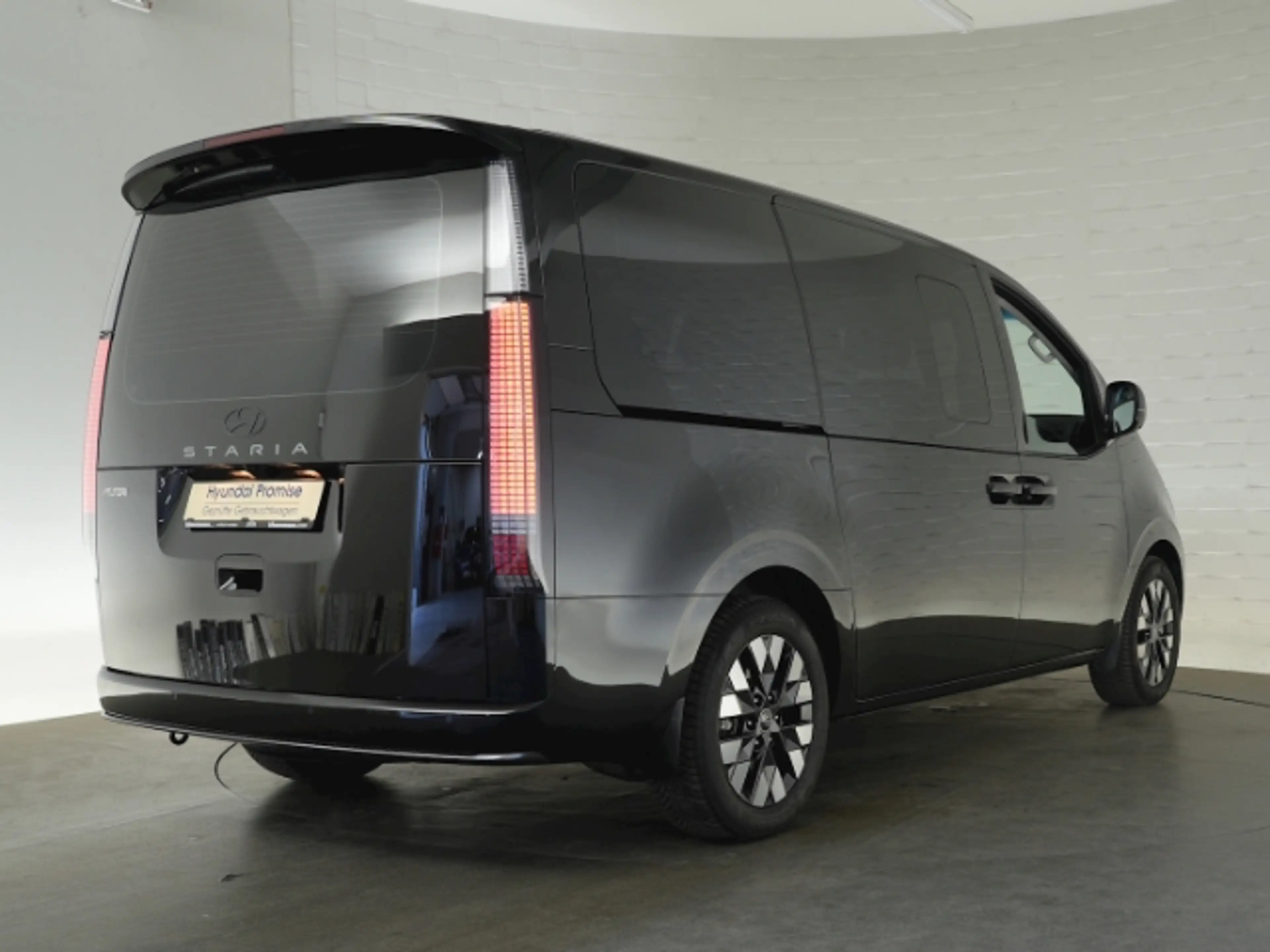 Hyundai STARIA HEV SIGNATURE AT 7-SITZER+VOLL LED+NAVI+360 GRAD K — photo 3