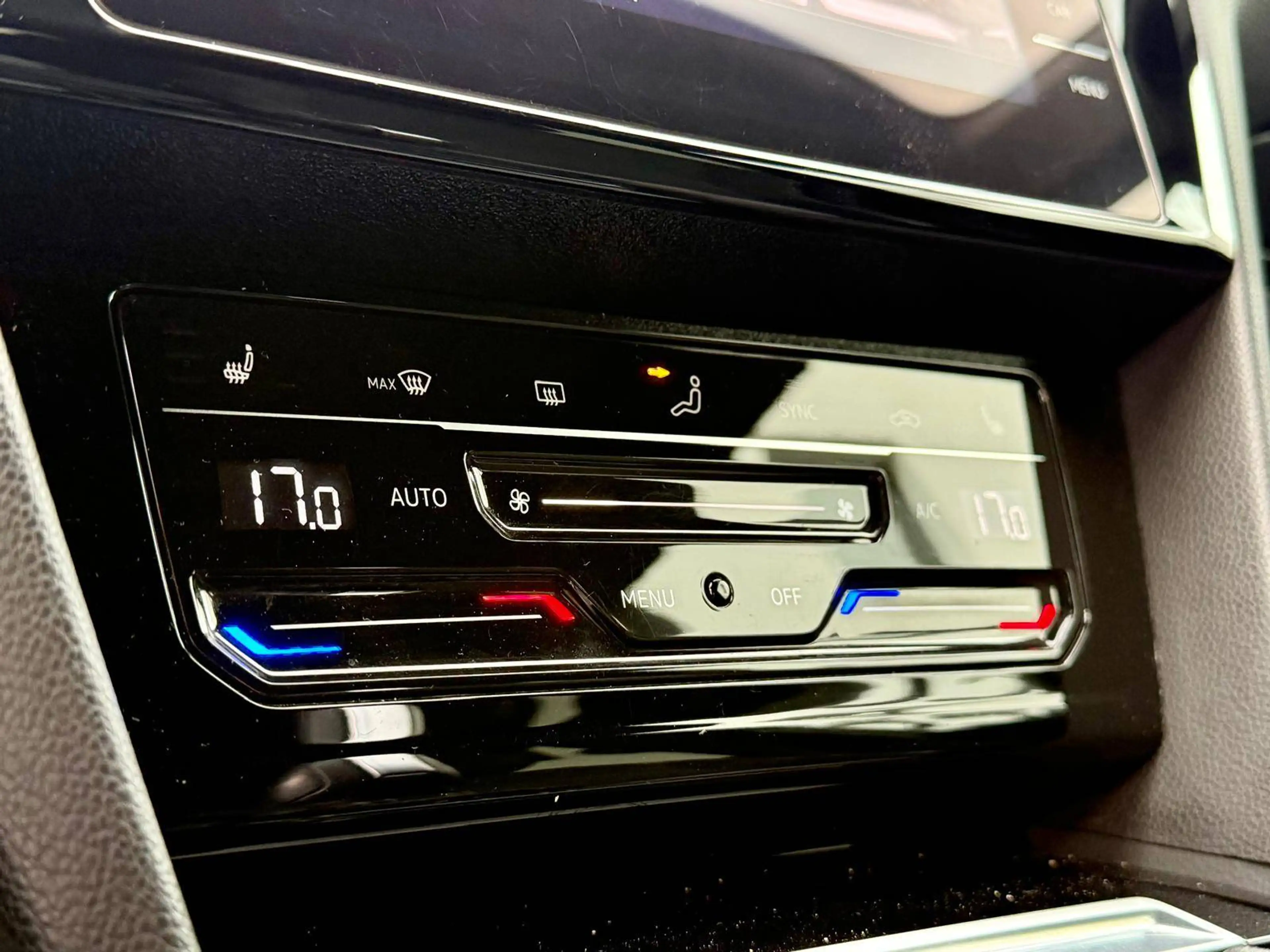Volkswagen Arteon 2.0 TDi SCR R-LINE DSG COCKPIT CARPLAY GPS CAMERA — photo 14