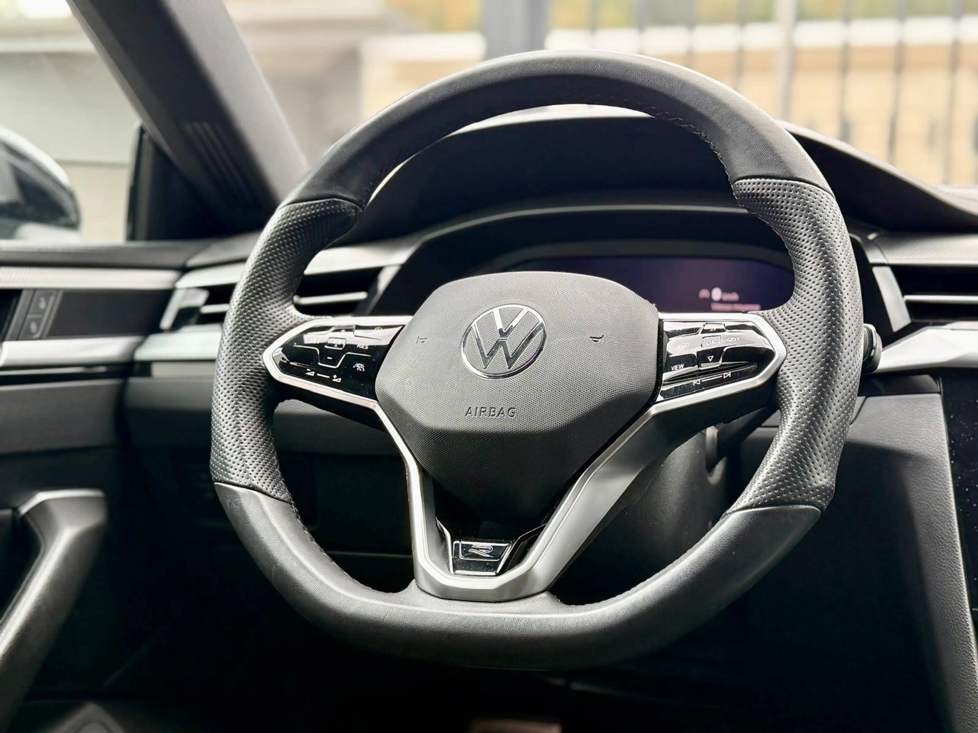 Volkswagen Arteon 2.0 TDi SCR R-LINE DSG COCKPIT CARPLAY GPS CAMERA — photo 8