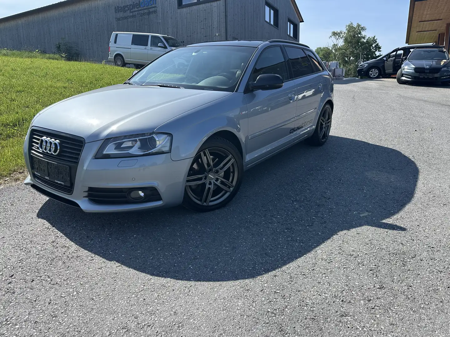 Audi A3 2.0 TFSI S line Sportpaket plus quattro*8-fach Alu Grau - 1
