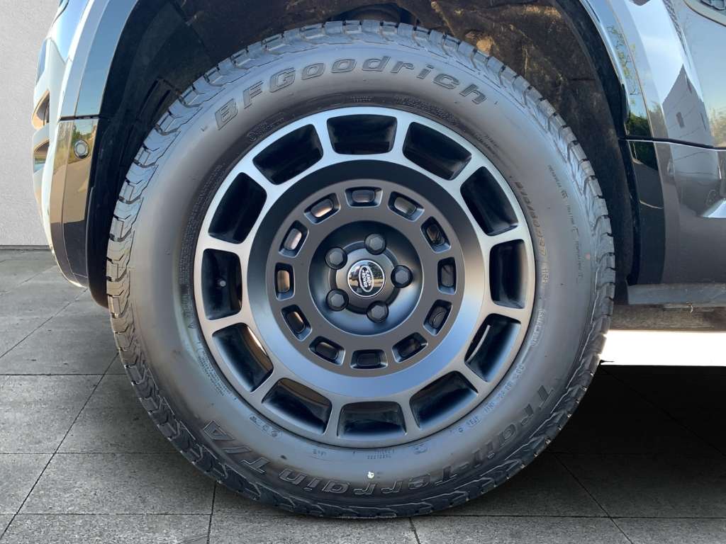 Land Rover Defender