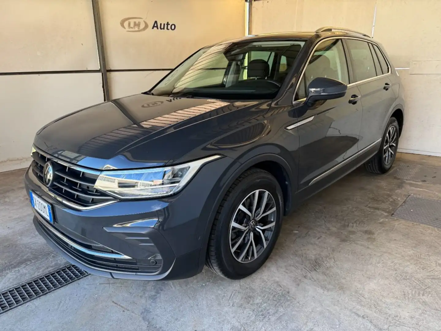 Volkswagen Tiguan 2.0 TDI 150 CV SCR DSG Elegance Grigio - 1