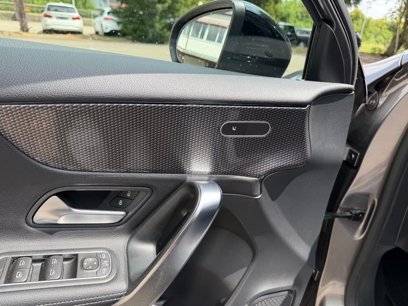 Mercedes-Benz A 180 *Night-Paket,Leder,Kamera,MBUX* — photo 15