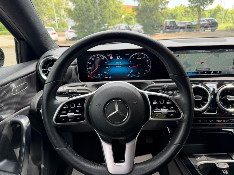 Mercedes-Benz A 180 *Night-Paket,Leder,Kamera,MBUX* — photo 14