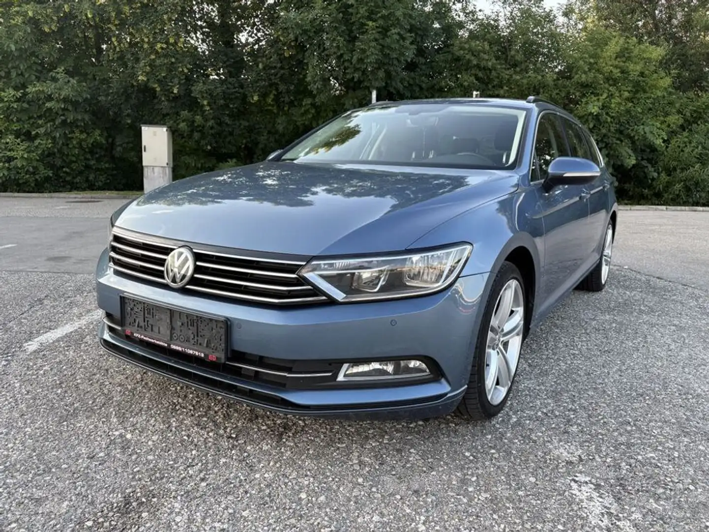 Volkswagen Passat Comfortline BMT,Massagesitz,NAVI... Blau - 1