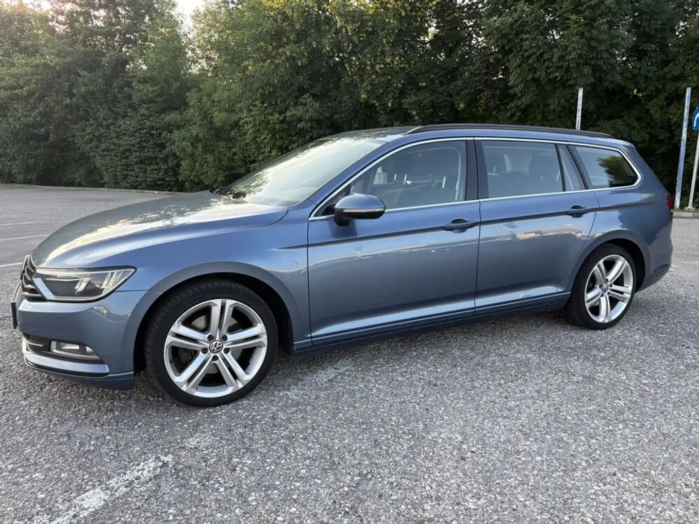 Volkswagen Passat Comfortline BMT,Massagesitz,PRIVATVERKAUF!! Blau - 2