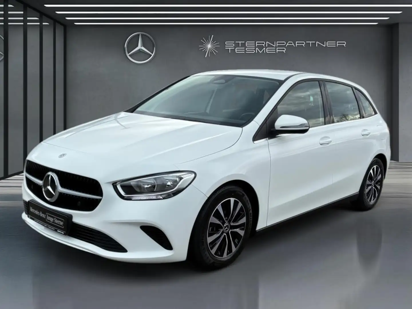 Mercedes-Benz B 180 Mbux Kamera SitzHz Tempomat Bluetooth Weiß - 1