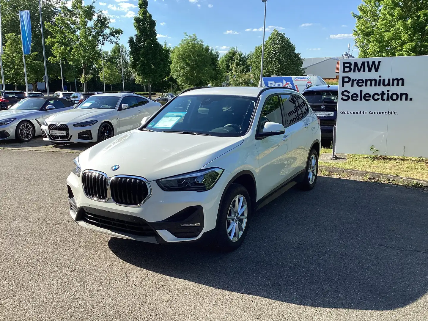 BMW X1 sDrive18i Advantage DAB LED Tempomat Shz PDC Wit - 2