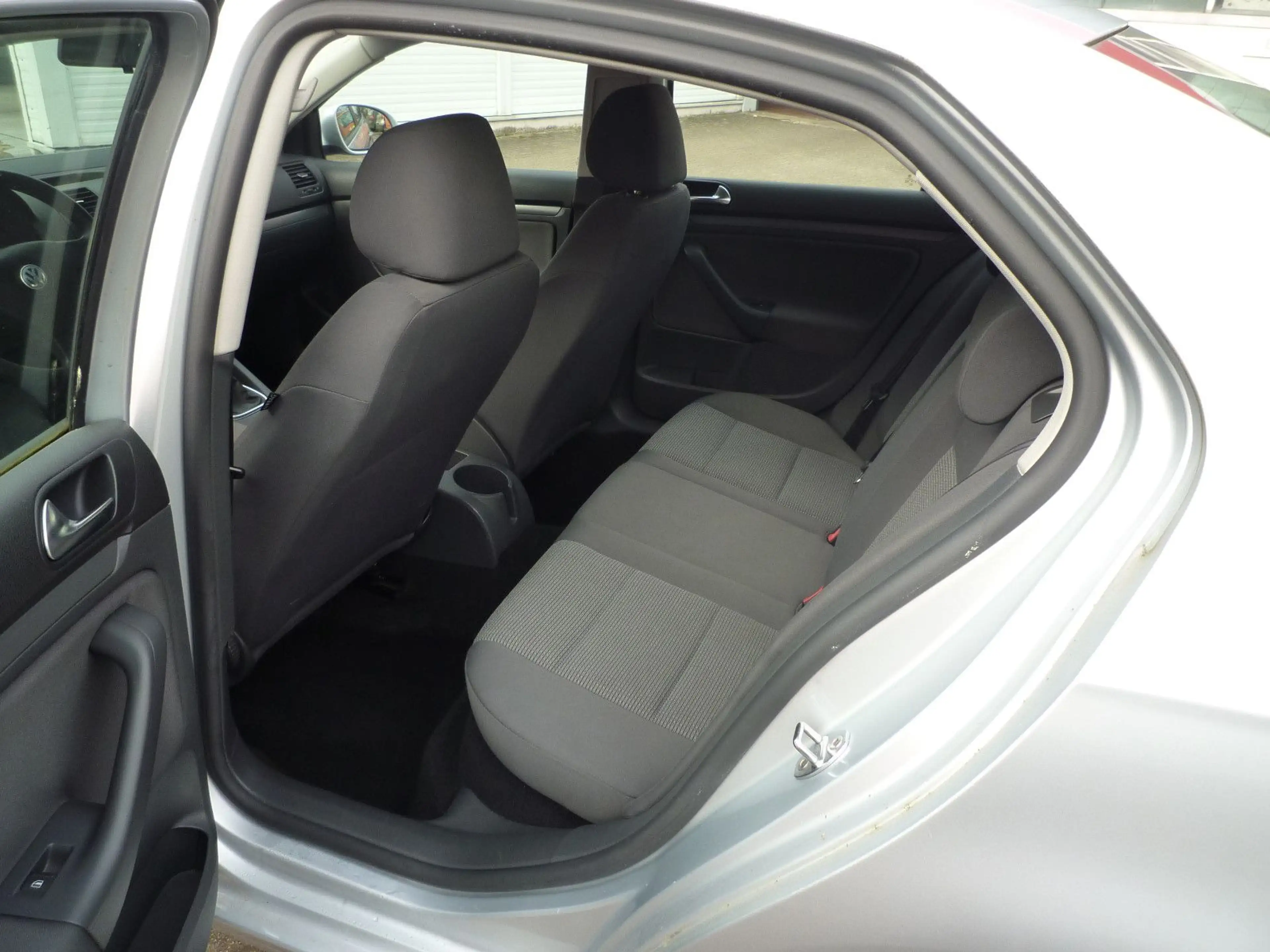 Volkswagen Jetta V Trendline VIELE NEUTEILE!!!!! — photo 6