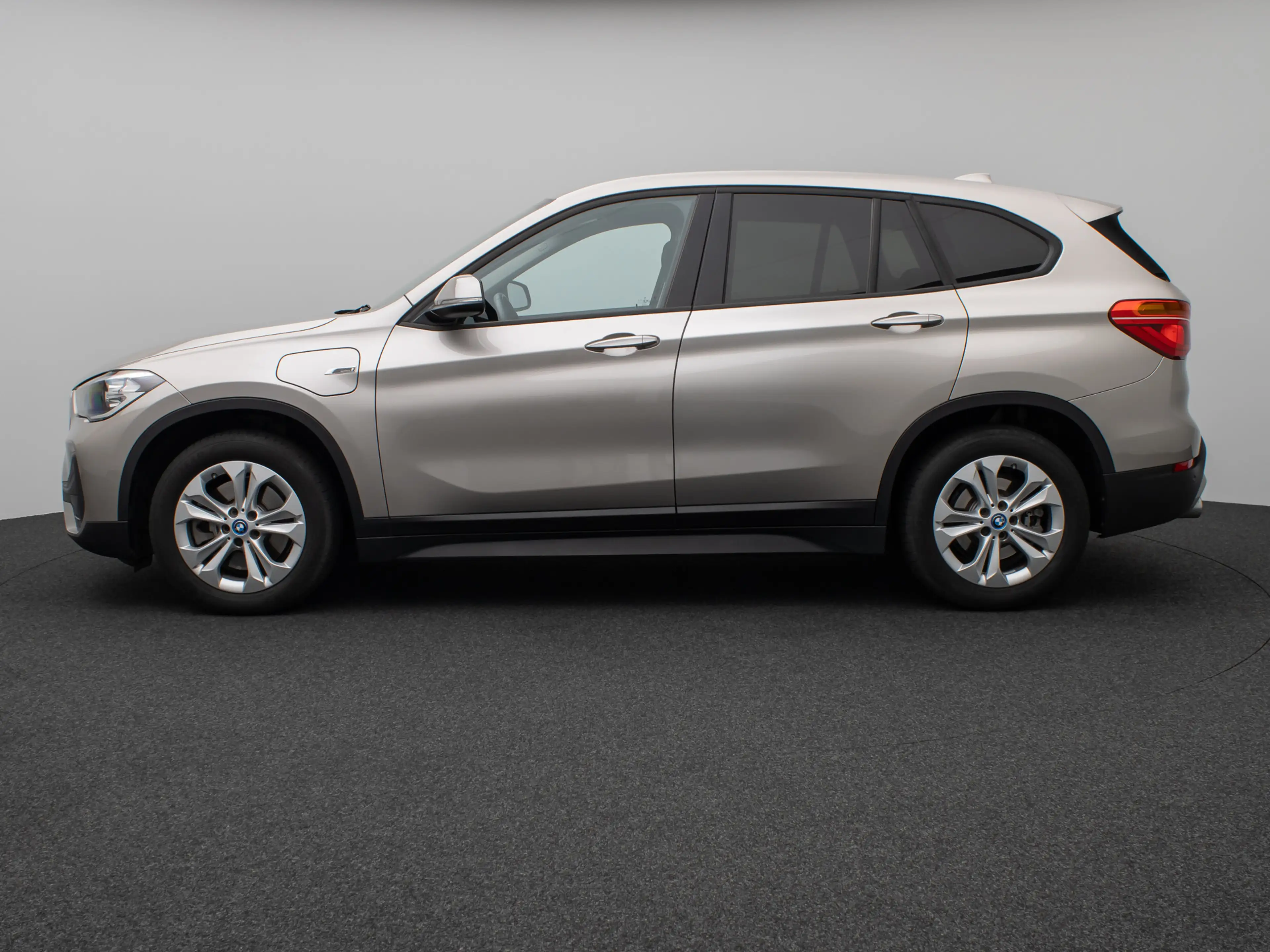 BMW X1 DAB Navi Lordos Geschwindigkeitsreg — photo 11